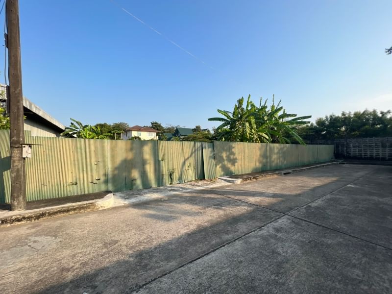 ขายที่ดินพัฒนาการ ศรีนครินทร์ : ขายที่ดินแปลงสวย ถมแล้ว โครงการหมู่บ้านปัญญาพัฒนาการ 30 ใกล้ทองหล่อเอกมัย แปลงมุม อยู่ซอยต้นๆของโครงการ