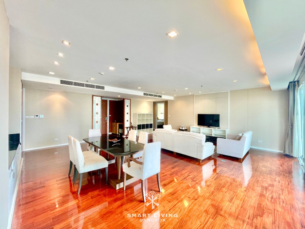 For RentCondoSukhumvit, Asoke, Thonglor : For rent Spacious room, 3 bedrooms, near BTS Phromphong, Asoke and MRT Sukhumvit.