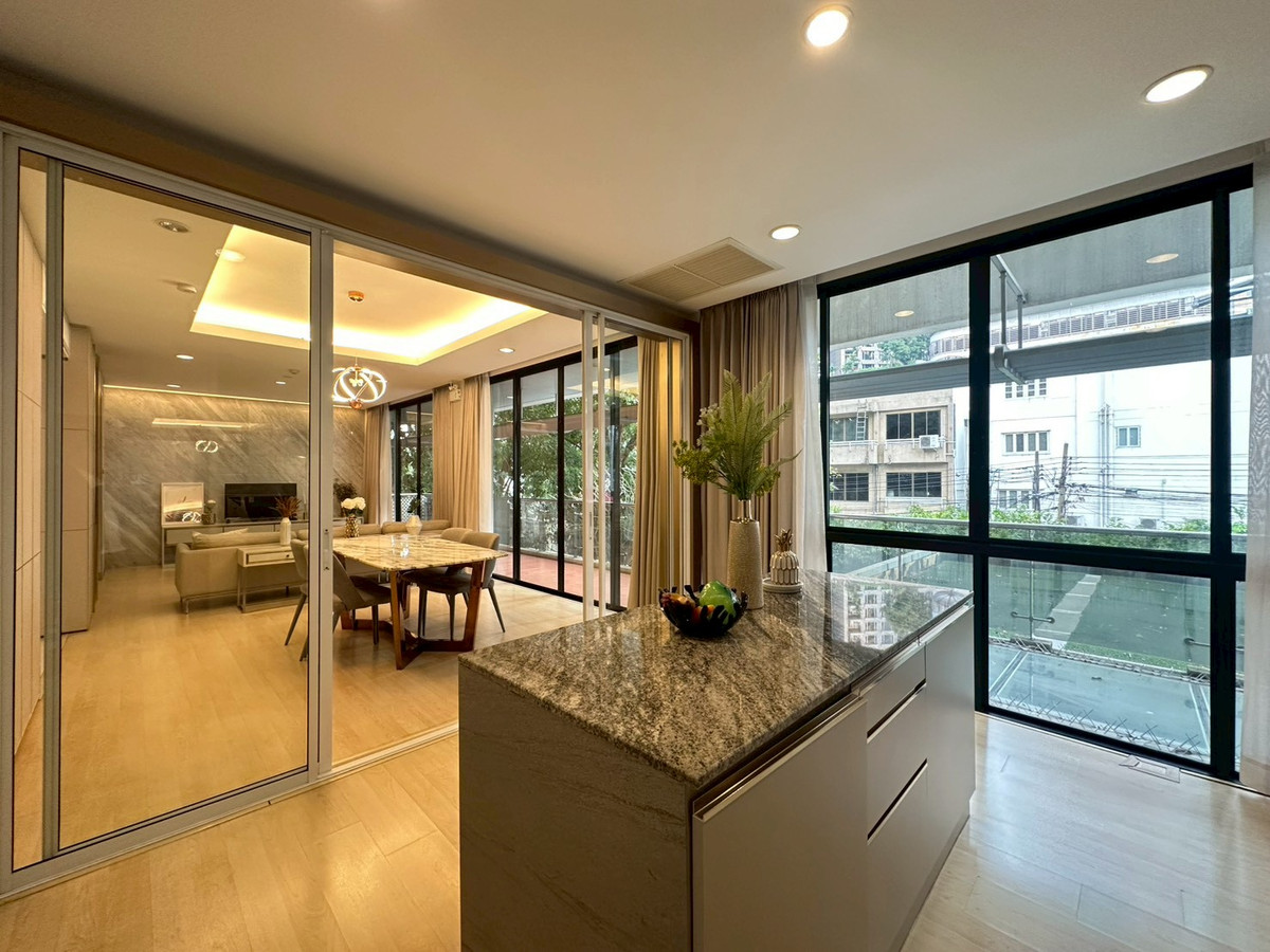 ให้เช่าคอนโดสยาม จุฬา สามย่าน : ให้เช่าคอนโดบนถนนวิทยุ   ,3 ห้องนอน เฟอร์นิเจอร์ครบ พร้อมสิ่งอำนวยความสะดวก ใกล้ BTS เพลินจิต