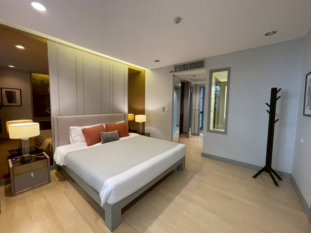 ให้เช่าคอนโดสยาม จุฬา สามย่าน : ให้เช่าคอนโดบนถนนวิทยุ   ,3 ห้องนอน เฟอร์นิเจอร์ครบ พร้อมสิ่งอำนวยความสะดวก ใกล้ BTS เพลินจิต