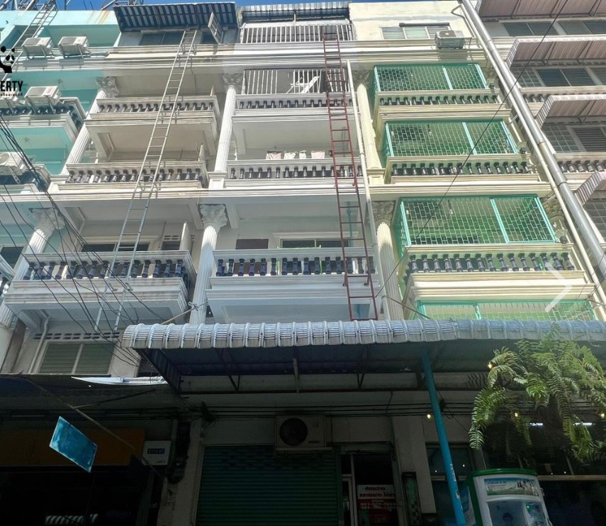 For SaleShop HouseRamkhamhaeng, Hua Mak : Selling a 6-storey commercial building, decorated to make a room, opposite Ramkhamhaeng University, Hua Mak, into the alley about 200, near the MRT Ramkhamhaeng 300 meters.