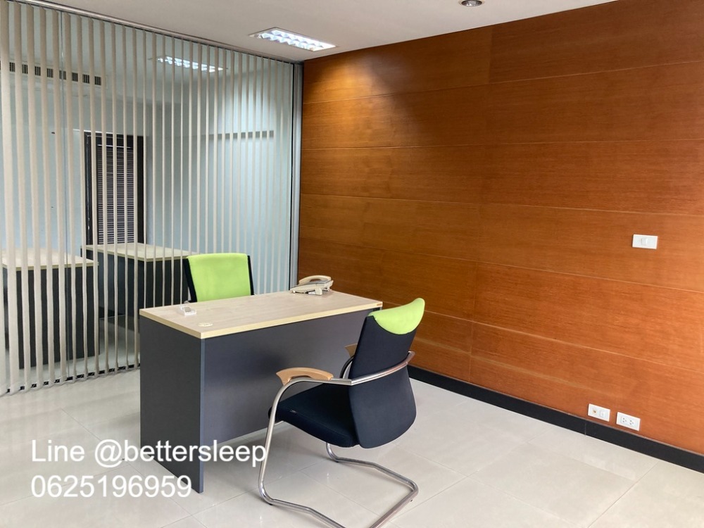 For RentShop HouseWitthayu, Chidlom, Langsuan, Ploenchit : Commercial building for rent, office, showroom, good location