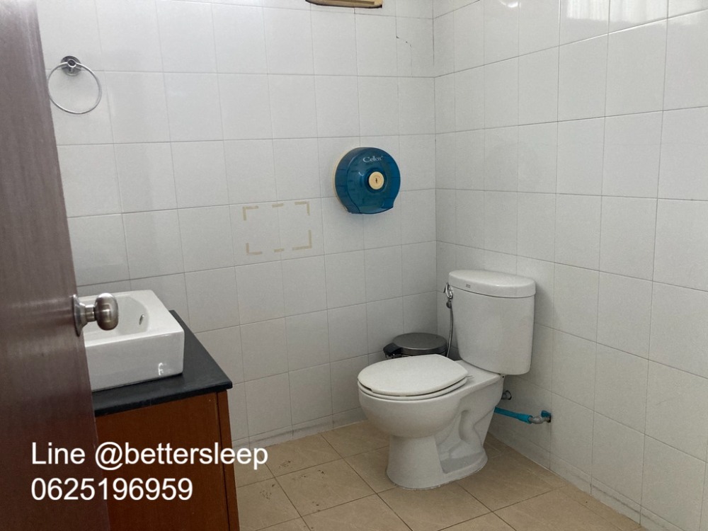 For RentShop HouseWitthayu, Chidlom, Langsuan, Ploenchit : Commercial building for rent, office, showroom, good location