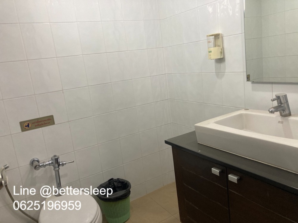 For RentShop HouseWitthayu, Chidlom, Langsuan, Ploenchit : Commercial building for rent, office, showroom, good location