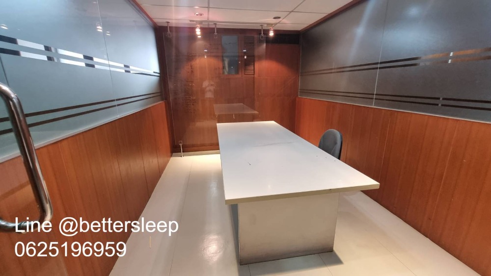 For RentShop HouseWitthayu, Chidlom, Langsuan, Ploenchit : Commercial building for rent, office, showroom, good location