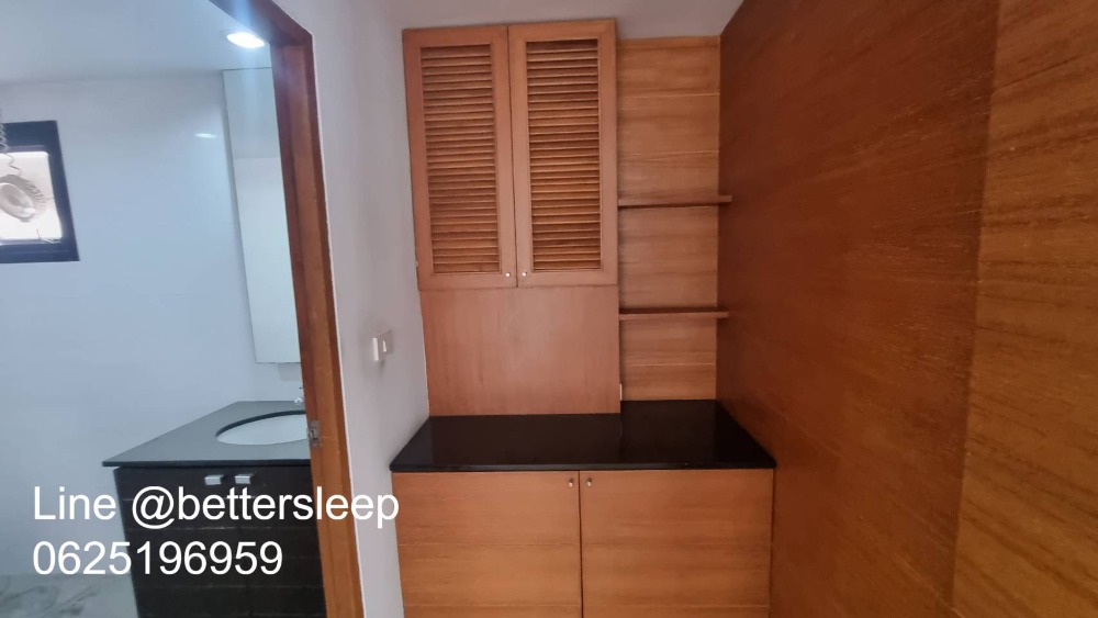 For RentShop HouseWitthayu, Chidlom, Langsuan, Ploenchit : Commercial building for rent, office, showroom, good location