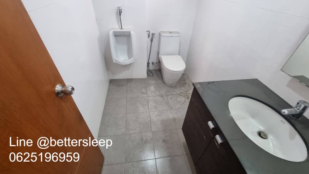 For RentShop HouseWitthayu, Chidlom, Langsuan, Ploenchit : Commercial building for rent, office, showroom, good location