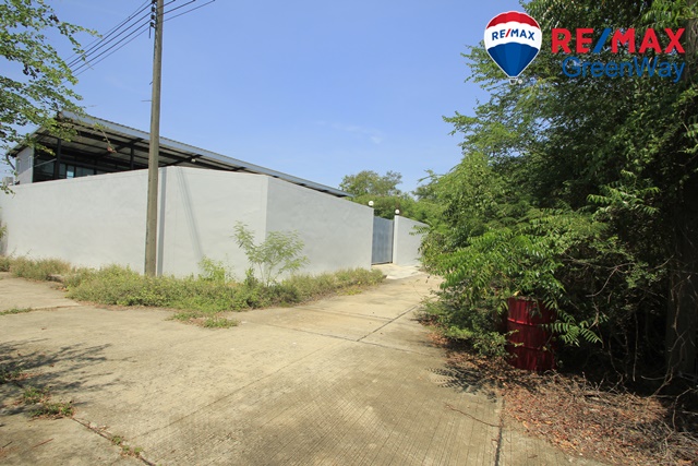 ขายที่ดินนครปฐม : ที่ดินสาย4กระทุ่มล้ม11วัดนครชื่นชุ่ม เสรีเพลส 154วา แปลงมุม ถมแล้ว สร้างบ้าน โกดังเก็บของ ขาย 14,000/วา