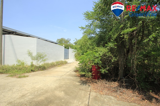 ขายที่ดินนครปฐม : ที่ดินสาย4กระทุ่มล้ม11วัดนครชื่นชุ่ม เสรีเพลส 154วา แปลงมุม ถมแล้ว สร้างบ้าน โกดังเก็บของ ขาย 14,000/วา