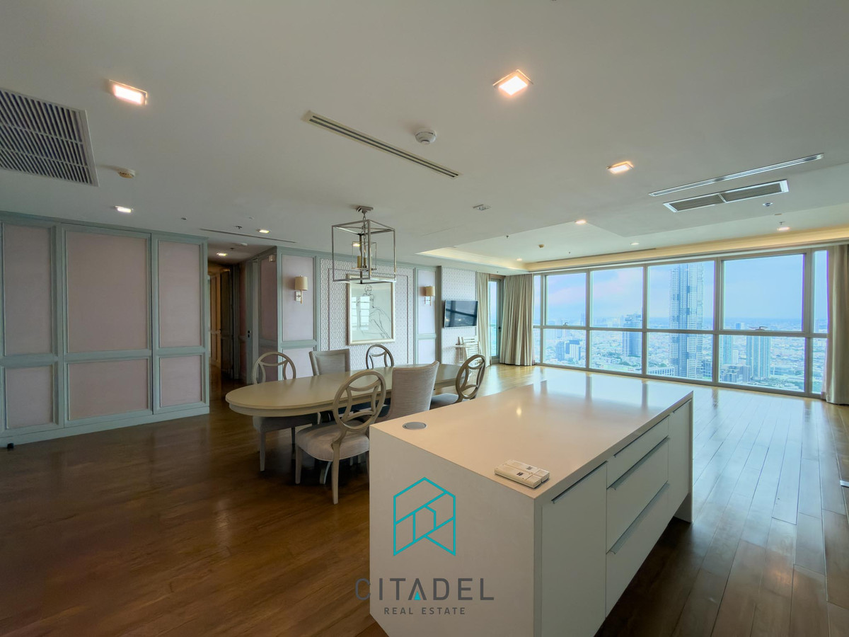 ขายคอนโดวงเวียนใหญ่ เจริญนคร : The River Condominium - High Floor, Luxury Furnished 2 Beds Condo for Sale!