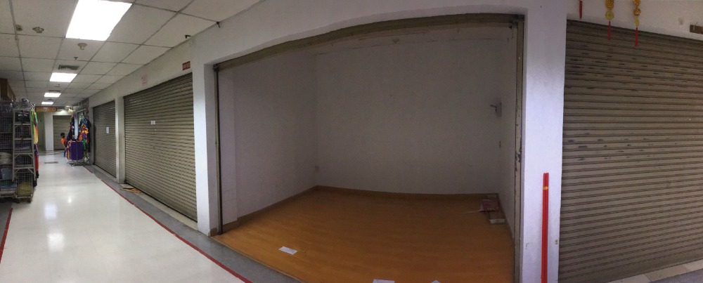 For SaleRetail SpaceYaowarat, Banglamphu : Selling space  Bobae Tower building