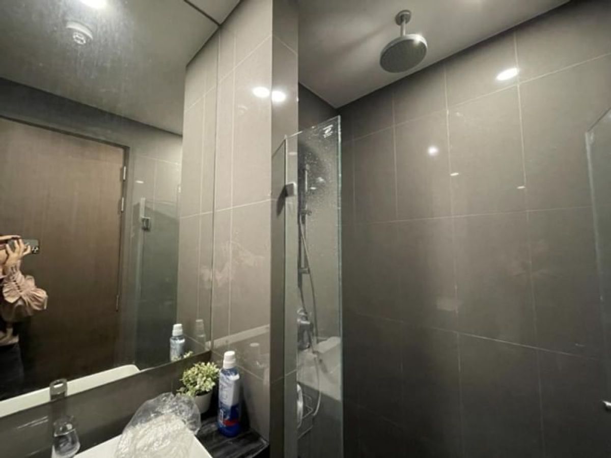 ให้เช่าคอนโดสยาม จุฬา สามย่าน : Ashton Chula Silom【𝐒𝐄𝐋𝐋 & 𝐑𝐄𝐍𝐓】🔥ห้องสไตล์เรียบหรู ใกล้ MRT สีลม-สามย่าน แต่งครบ🔥 ติดต่อไลน์ไอดี: @hacondo