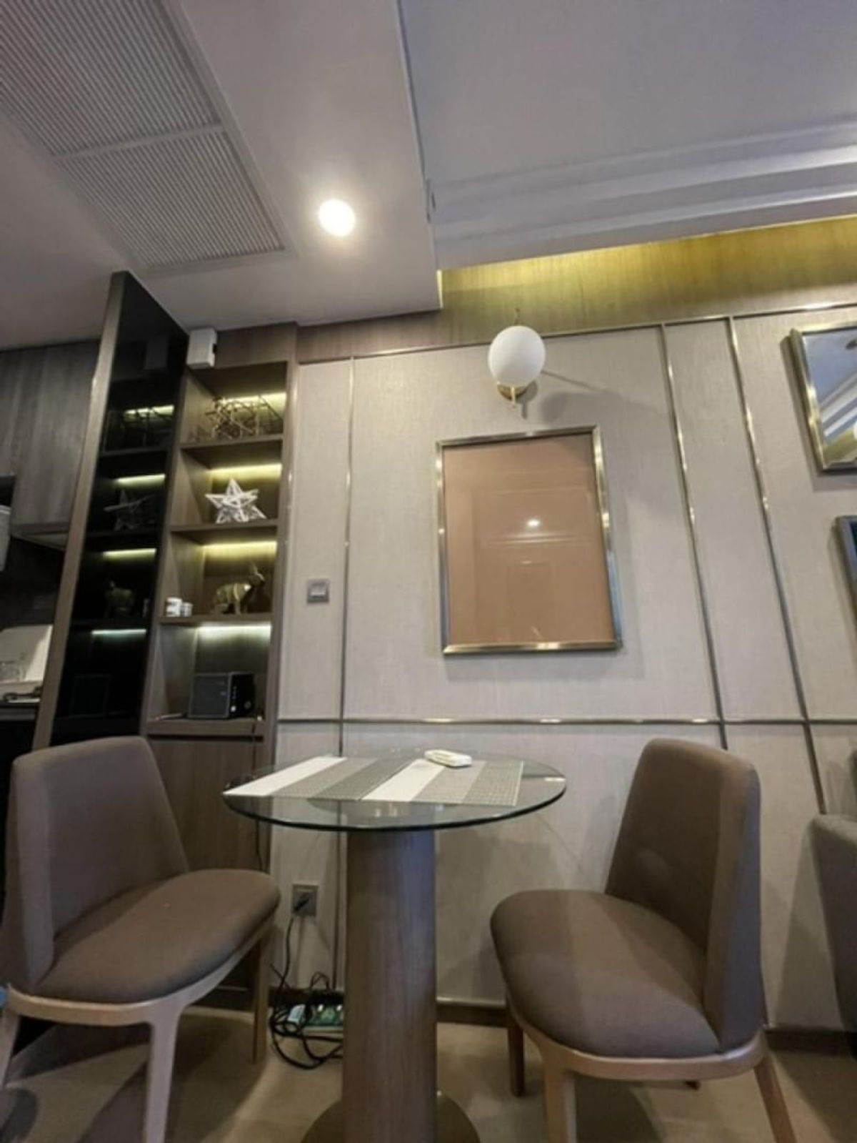 ให้เช่าคอนโดสยาม จุฬา สามย่าน : Ashton Chula Silom【𝐒𝐄𝐋𝐋 & 𝐑𝐄𝐍𝐓】🔥ห้องสไตล์เรียบหรู ใกล้ MRT สีลม-สามย่าน แต่งครบ🔥 ติดต่อไลน์ไอดี: @hacondo