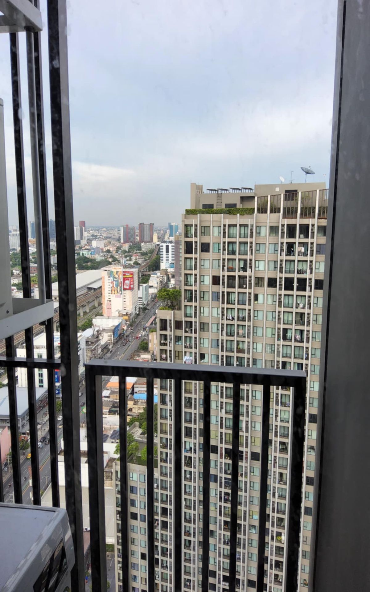 For RentCondoRama9, Petchburi, RCA : THE BASE Phetchaburi Thonglor Condo 🌻for Rent near MRT Phetchaburi BTS Phompong, Airport Link Makkasan