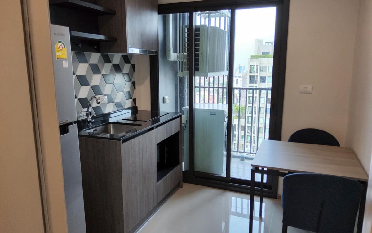 For RentCondoRama9, Petchburi, RCA : THE BASE Phetchaburi Thonglor Condo 🌻for Rent near MRT Phetchaburi BTS Phompong, Airport Link Makkasan