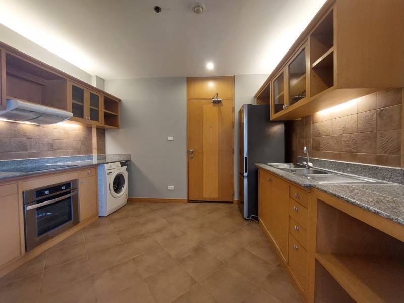 ให้เช่าสาทร นราธิวาส : ให้เช่า 3 ห้องนอน ,ทำเลดี และสิ่งอำนวยความสะดวกที่ดี ใกล้ MRT ลุมพินี