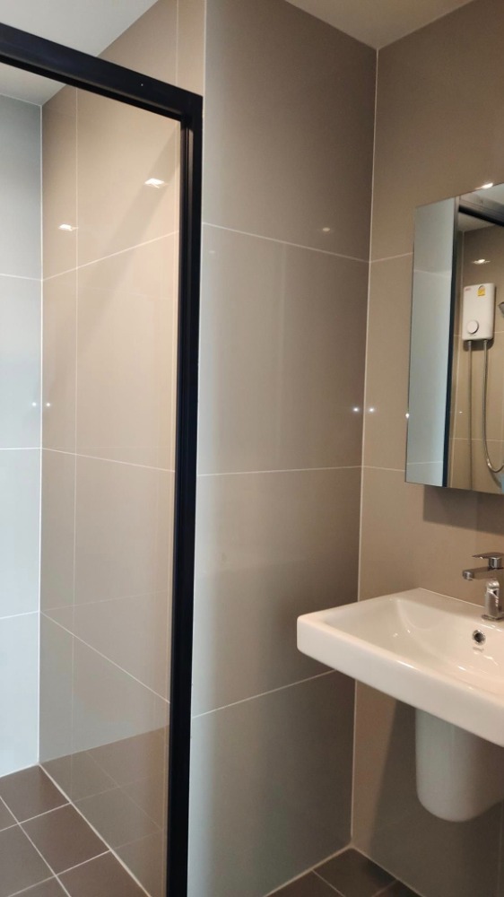 For RentCondoRama9, Petchburi, RCA : THE BASE Phetchaburi Thonglor (33 sqm) condo for rent MRT Phetchaburi BTS Phompong Airport Link Makkasan