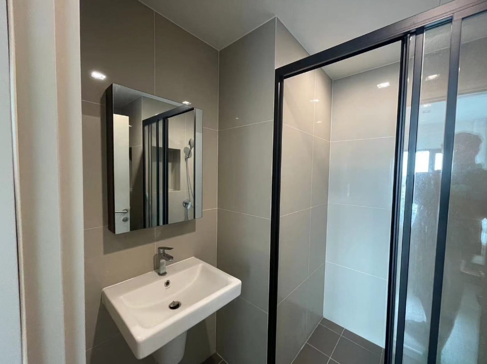 For RentCondoRama9, Petchburi, RCA : THE BASE Phetchaburi Thonglor (33 sqm) condo for rent MRT Phetchaburi BTS Phompong Airport Link Makkasan