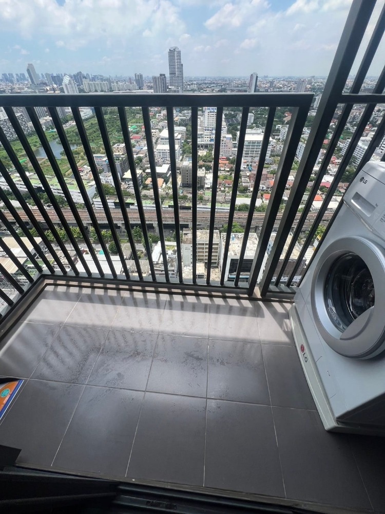 For RentCondoRama9, Petchburi, RCA : THE BASE Phetchaburi Thonglor (33 sqm) condo for rent MRT Phetchaburi BTS Phompong Airport Link Makkasan