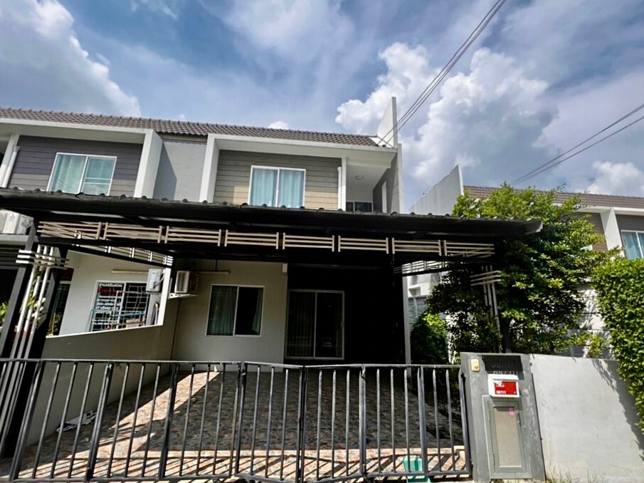 ขายทาวน์โฮมนนทบุรี บางใหญ่ บางบัวทอง : ราคาดี‼️ ขายทาวน์โฮม 2 ชั้น หมู่บ้าน เดอะ คัลเลอร์ส พรีเมี่ยม กาญจนาภิเษก-ราชพฤกษ์ ต่อเติมครบ สภาพใหม่ สวย พร้อมเฟอร์นิเจอร์ พร้อมเข้าอยู่ ‼️