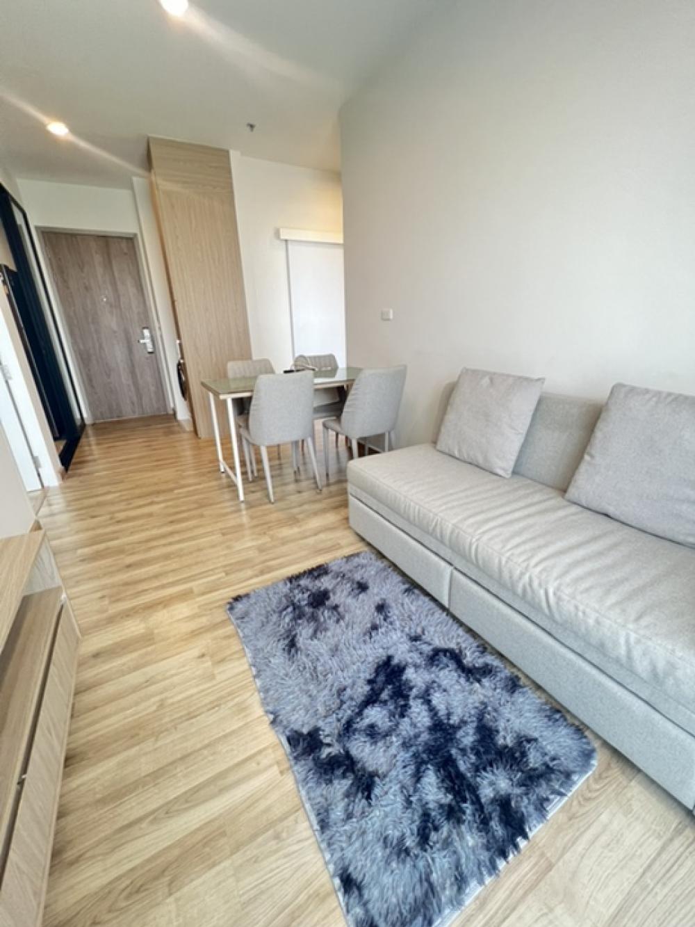 ให้เช่าคอนโดบางนา แบริ่ง ลาซาล : ⭕️🏢FOR RENT >> Condo  Niche Mono Sukumvit Bearing นิชโมโนสุขุมวิทแบริ่ง .#นิชโมโนสุขุมวิทแบริ่ง#nichemonosukhumvitbearing #btsbearing #นิชโมโนแบริ่ง.🔷 RENT 20,000 Baht/Month .🔷 2 Bedroom 1 bathroom .🔷 Area 52 Sq.m  with  19th Floor ,    .🔷 Fully fur