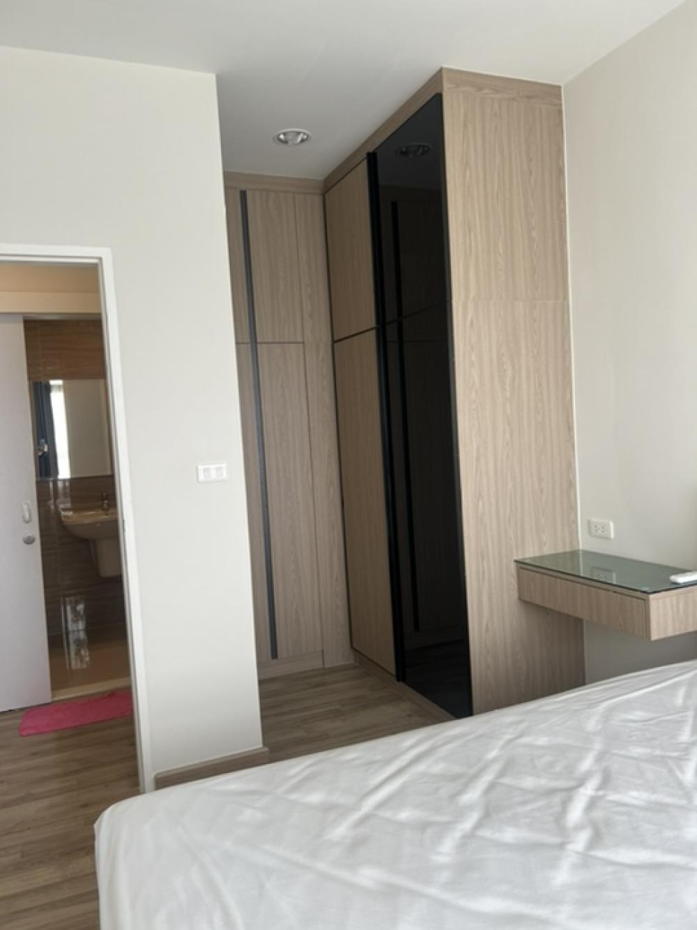 ให้เช่าคอนโดบางนา แบริ่ง ลาซาล : ⭕️🏢FOR RENT >> Condo  Niche Mono Sukumvit Bearing นิชโมโนสุขุมวิทแบริ่ง .#นิชโมโนสุขุมวิทแบริ่ง#nichemonosukhumvitbearing #btsbearing #นิชโมโนแบริ่ง.🔷 RENT 20,000 Baht/Month .🔷 2 Bedroom 1 bathroom .🔷 Area 52 Sq.m  with  19th Floor ,    .🔷 Fully fur