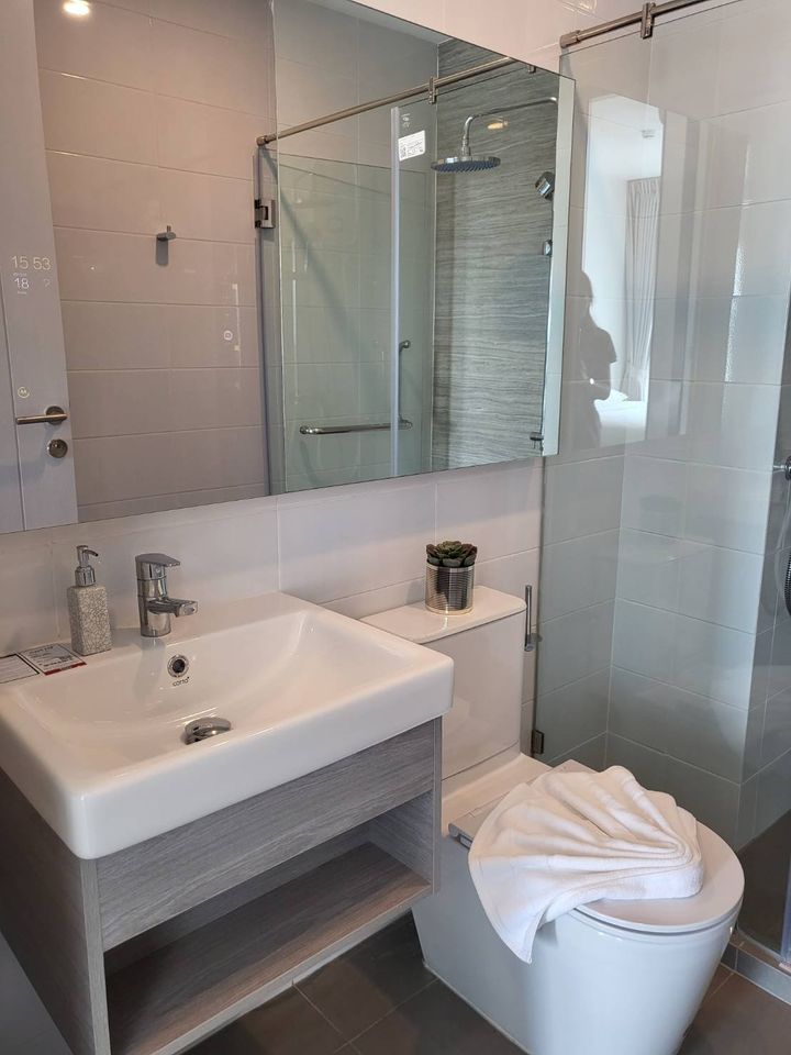 For RentCondoSamut Prakan,Samrong : Rds-0987 Condo for rent: Knightsbridge Sukhumvit - Thepharak, make an appointment to see the room 👉line: @propertyfinder