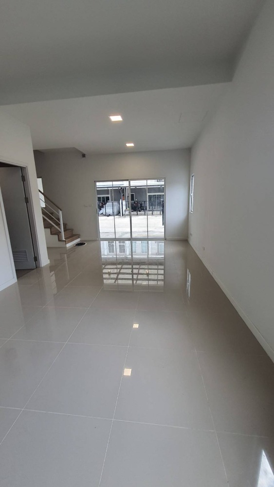 For SaleTownhomeBang kae, Phetkasem : S2597 Selling at a loss, corner townhouse, The Connect Phetkasem 69, large area, reasonable price