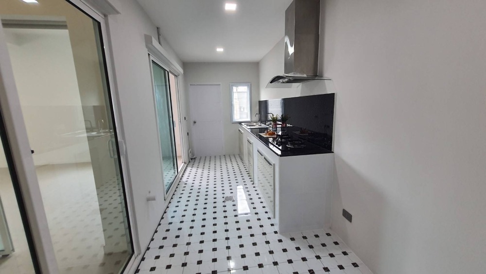 For SaleTownhomeBang kae, Phetkasem : S2597 Selling at a loss, corner townhouse, The Connect Phetkasem 69, large area, reasonable price