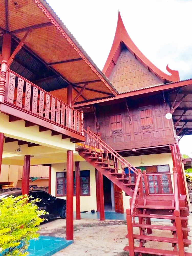 For SaleHouseVipawadee, Don Mueang, Lak Si : Thai style single house for sale. Pin Charoen Village 1, Soi Saranakhom 19, near the red train (Don Mueang), Don Mueang Airport, convenient travel