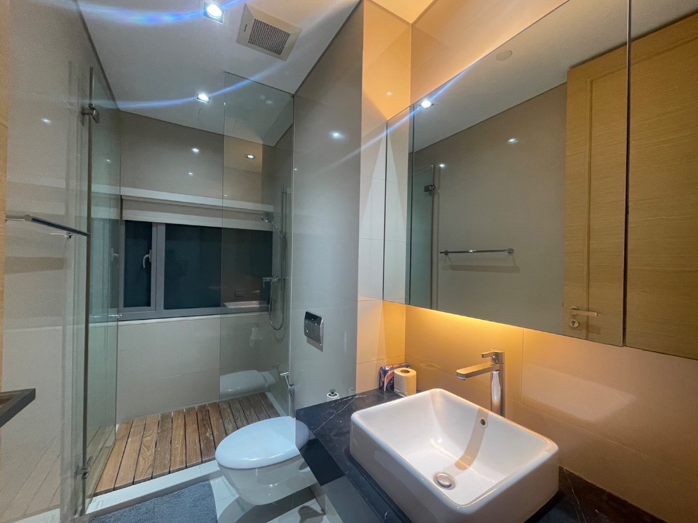 ขายคอนโดสีลม ศาลาแดง บางรัก : 📢👇ขายพร้อมผู้เช่า ตุลาคม 2569
 ดีลดีที่ไม่ควรพลาด ใจกลางกรุงเทพฯ แหล่งธุรกิจ (CBD) ทำเลศักยภาพ เพียงไม่กี่ก้าวจาก BTS ศาลาแดง, โครงการ One Bangkok และสวนลุมพินี เหมาะสำหรับอยู่อาศัยหรือผู้ที่มองหาการลงทุนระยะยาวในทำเลทอง