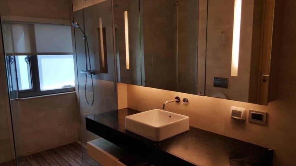 ขายคอนโดสีลม ศาลาแดง บางรัก : 📢👇ขายพร้อมผู้เช่า ตุลาคม 2569
 ดีลดีที่ไม่ควรพลาด ใจกลางกรุงเทพฯ แหล่งธุรกิจ (CBD) ทำเลศักยภาพ เพียงไม่กี่ก้าวจาก BTS ศาลาแดง, โครงการ One Bangkok และสวนลุมพินี เหมาะสำหรับอยู่อาศัยหรือผู้ที่มองหาการลงทุนระยะยาวในทำเลทอง