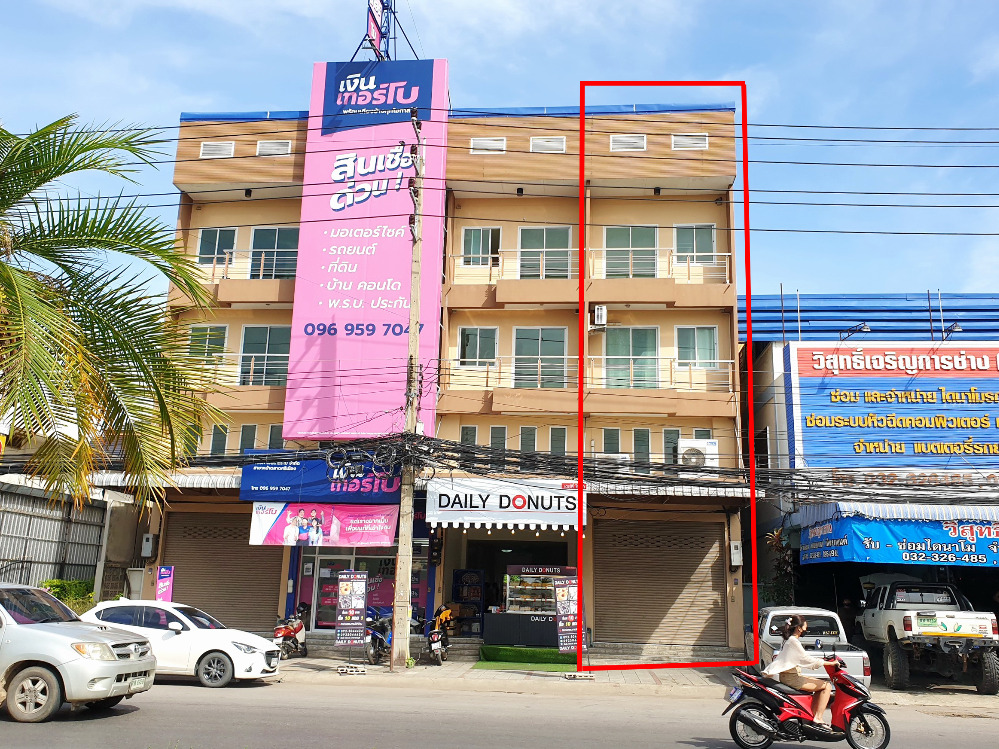 For SaleShop HouseRatchaburi : #Very cheap!! Commercial buildings + large warehouses totaling 64 square wa. Ratchaburi (corner room in front of Sri Muang market)