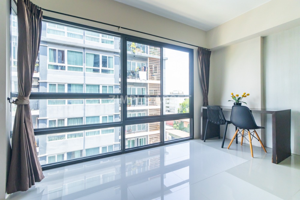 For RentCondoLadkrabang, Suwannaphum Airport : Line @zimple_asset Apartment in sytle condo on Sukhumvit 77 road in On Nut area. Fully furnished, ready to move in. Complete amenities with parking, gym, and swimming pool. Accepts short-term and long-term rental.