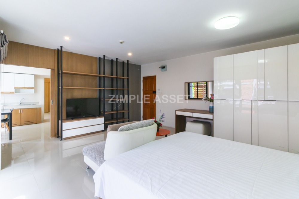 For RentCondoLadkrabang, Suwannaphum Airport : Line @zimple_asset Apartment in sytle condo on Sukhumvit 77 road in On Nut area. Fully furnished, ready to move in. Complete amenities with parking, gym, and swimming pool. Accepts short-term and long-term rental.