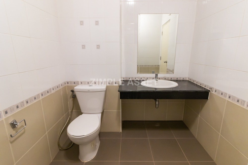 For RentCondoLadkrabang, Suwannaphum Airport : Line @zimple_asset Apartment in sytle condo on Sukhumvit 77 road in On Nut area. Fully furnished, ready to move in. Complete amenities with parking, gym, and swimming pool. Accepts short-term and long-term rental.