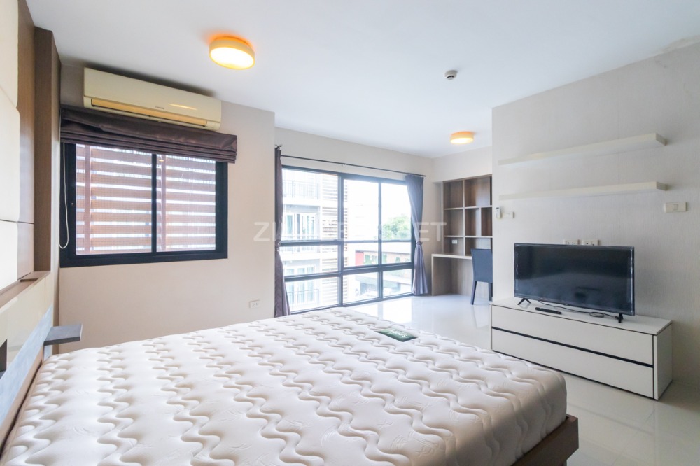 For RentCondoLadkrabang, Suwannaphum Airport : Line @zimple_asset Apartment in sytle condo on Sukhumvit 77 road in On Nut area. Fully furnished, ready to move in. Complete amenities with parking, gym, and swimming pool. Accepts short-term and long-term rental.