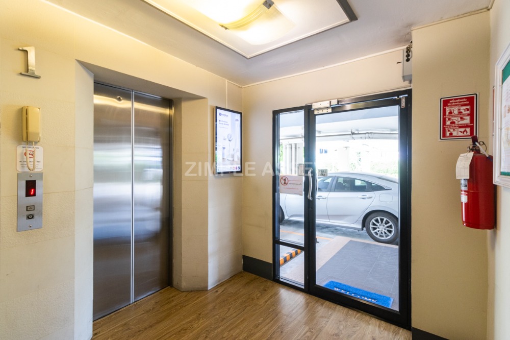 For RentCondoLadkrabang, Suwannaphum Airport : Line @zimple_asset Apartment in sytle condo on Sukhumvit 77 road in On Nut area. Fully furnished, ready to move in. Complete amenities with parking, gym, and swimming pool. Accepts short-term and long-term rental.