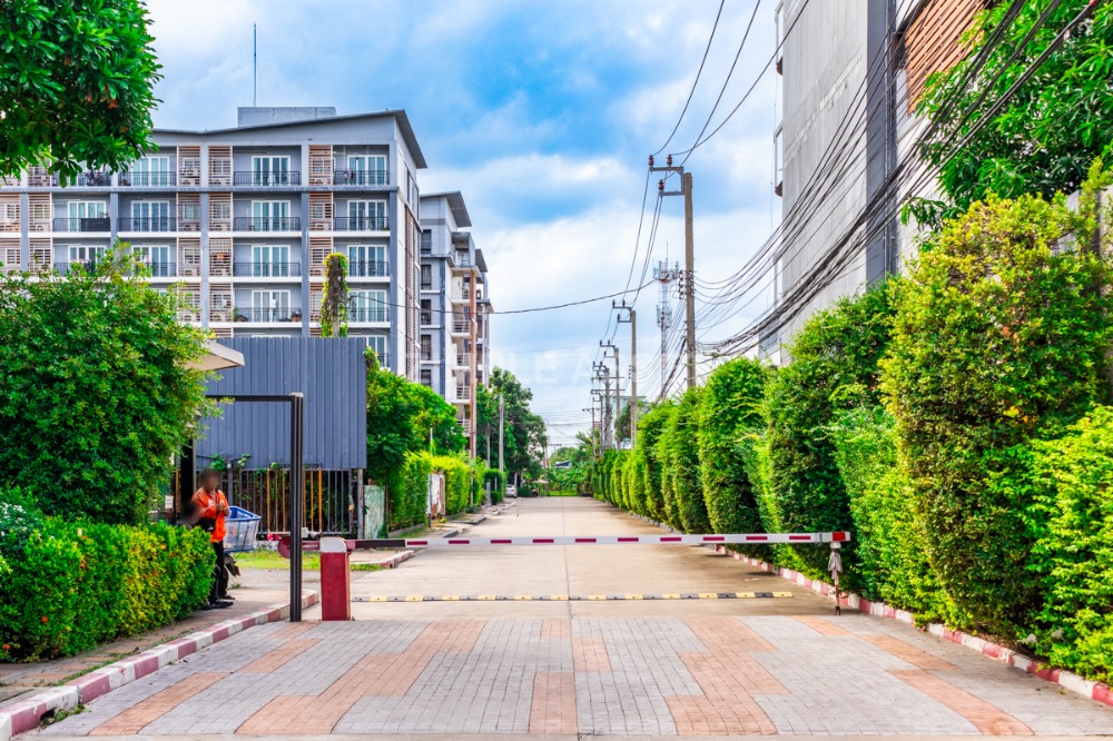 For RentCondoLadkrabang, Suwannaphum Airport : Line @zimple_asset Apartment in sytle condo on Sukhumvit 77 road in On Nut area. Fully furnished, ready to move in. Complete amenities with parking, gym, and swimming pool. Accepts short-term and long-term rental.