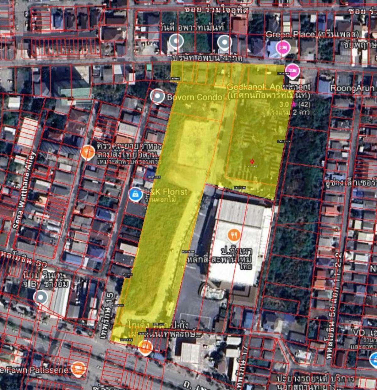 For RentLandVipawadee, Don Mueang, Lak Si : Long -term land for 12 rai ++, next to the Theprak Road that connects to the entrance to Don Mueang Airport.  Can access the land in 2 ways In front of the entrance to Soi Thep Rak 15 and the back of the land next to Soi Phahonyothin 50, good location nea