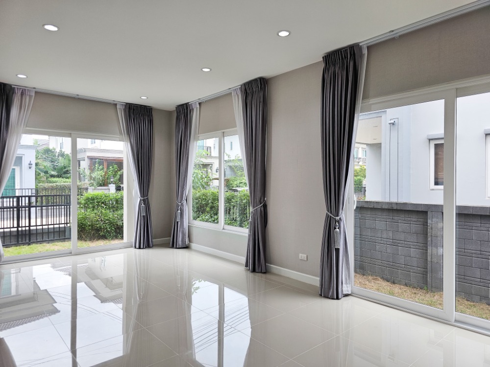 ขายบ้านปทุมธานี รังสิต ธรรมศาสตร์ : ลดราคาพิเศษ! บ้านเดี่ยว 2 ชั้น 3 นอน สภาพใหม่ไม่เคยเข้าอยู่ Grandio วิภาวดี-รังสิต ใกล้ฟิวเจอร์ฯ พร้อมอยู่ ฟรีเฟอร์นิเจอร์บางส่วน