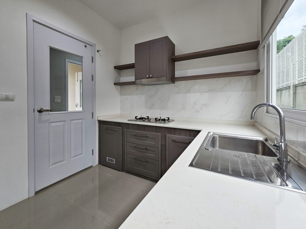 ขายบ้านปทุมธานี รังสิต ธรรมศาสตร์ : ลดราคาพิเศษ! บ้านเดี่ยว 2 ชั้น 3 นอน สภาพใหม่ไม่เคยเข้าอยู่ Grandio วิภาวดี-รังสิต ใกล้ฟิวเจอร์ฯ พร้อมอยู่ ฟรีเฟอร์นิเจอร์บางส่วน