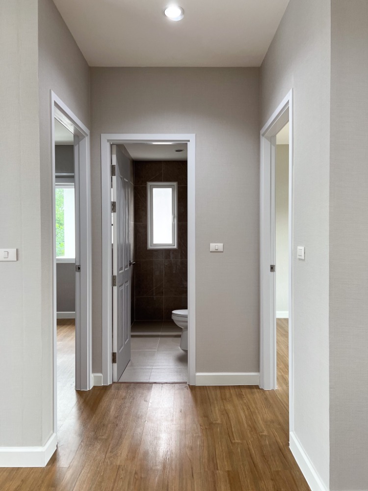 ขายบ้านปทุมธานี รังสิต ธรรมศาสตร์ : ลดราคาพิเศษ! บ้านเดี่ยว 2 ชั้น 3 นอน สภาพใหม่ไม่เคยเข้าอยู่ Grandio วิภาวดี-รังสิต ใกล้ฟิวเจอร์ฯ พร้อมอยู่ ฟรีเฟอร์นิเจอร์บางส่วน