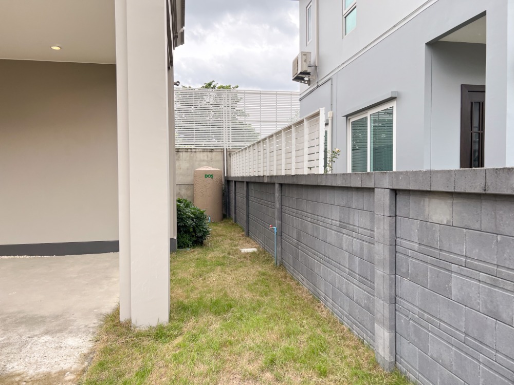 ขายบ้านปทุมธานี รังสิต ธรรมศาสตร์ : ลดราคาพิเศษ! บ้านเดี่ยว 2 ชั้น 3 นอน สภาพใหม่ไม่เคยเข้าอยู่ Grandio วิภาวดี-รังสิต ใกล้ฟิวเจอร์ฯ พร้อมอยู่ ฟรีเฟอร์นิเจอร์บางส่วน