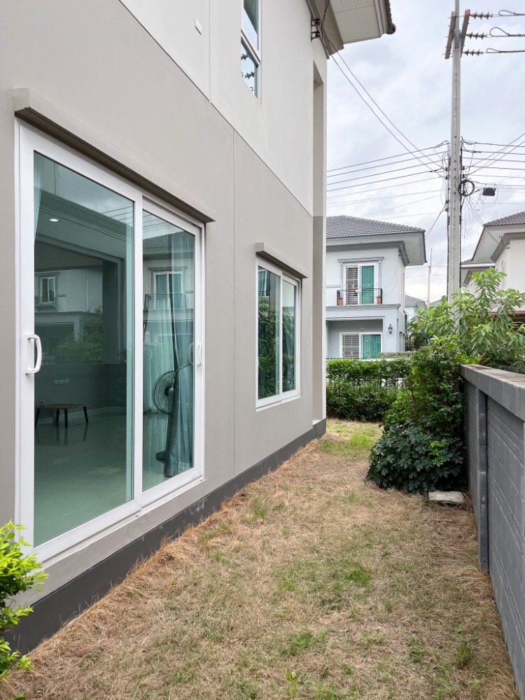 ขายบ้านปทุมธานี รังสิต ธรรมศาสตร์ : ลดราคาพิเศษ! บ้านเดี่ยว 2 ชั้น 3 นอน สภาพใหม่ไม่เคยเข้าอยู่ Grandio วิภาวดี-รังสิต ใกล้ฟิวเจอร์ฯ พร้อมอยู่ ฟรีเฟอร์นิเจอร์บางส่วน