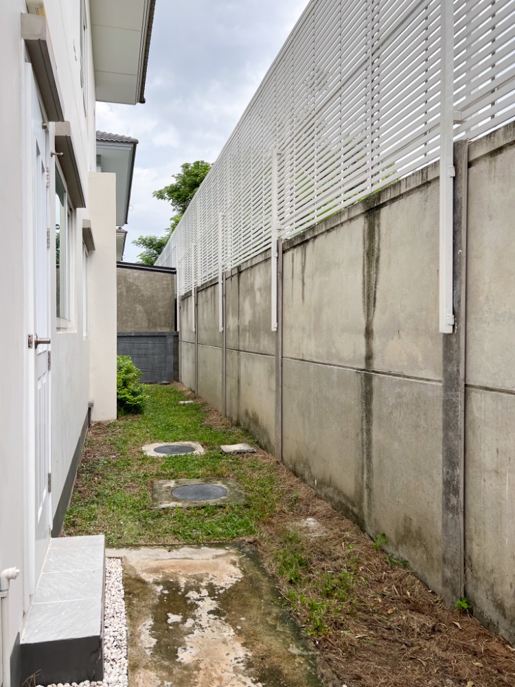 ขายบ้านปทุมธานี รังสิต ธรรมศาสตร์ : ลดราคาพิเศษ! บ้านเดี่ยว 2 ชั้น 3 นอน สภาพใหม่ไม่เคยเข้าอยู่ Grandio วิภาวดี-รังสิต ใกล้ฟิวเจอร์ฯ พร้อมอยู่ ฟรีเฟอร์นิเจอร์บางส่วน