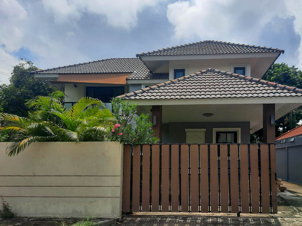 For RentHouseChiang Mai : 2-storey detached house with a lawn, pet allowed, close to Varee School, Nong Hoi, Mueang Chiang Mai