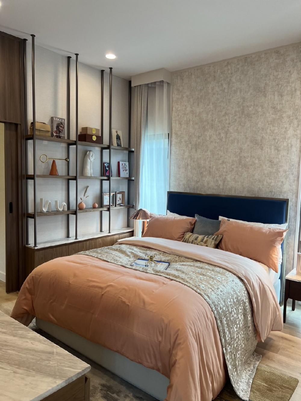 For RentHousePattanakan, Srinakarin : Burasiri Krungthep Kreetha For Rent