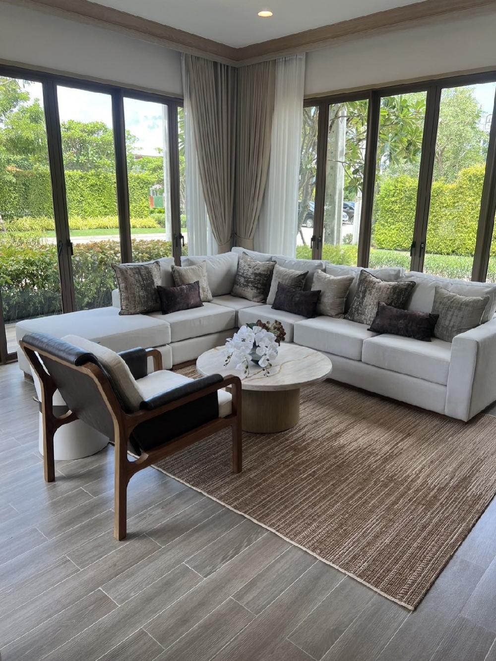 For RentHousePattanakan, Srinakarin : Burasiri Krungthep Kreetha For Rent