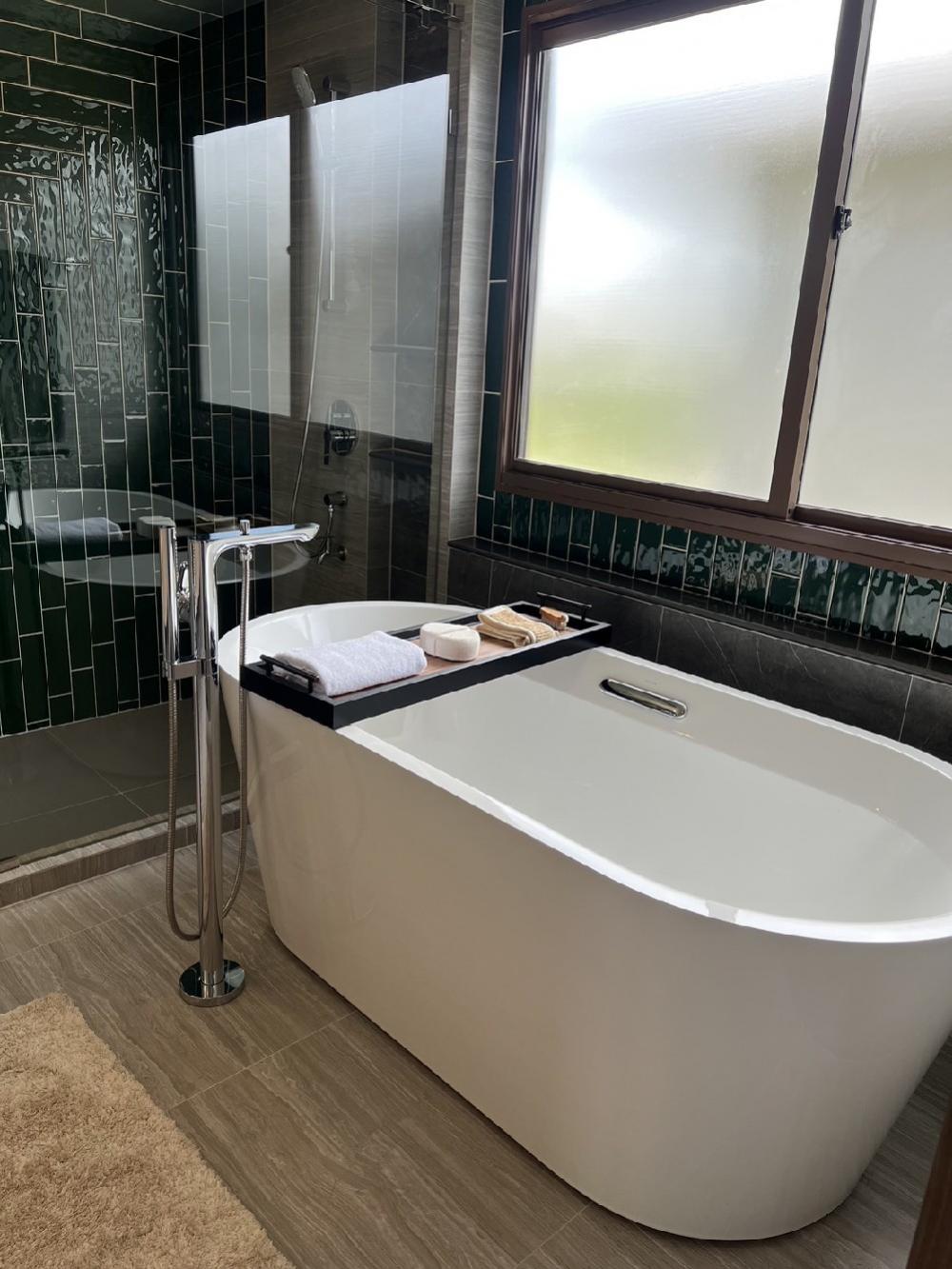 For RentHousePattanakan, Srinakarin : Burasiri Krungthep Kreetha For Rent